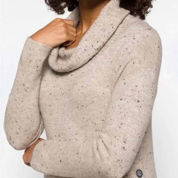 EUC! Cozy oatmeal Beige Cowl Neck Sweater with side buttons Size Large - Picture 12 of 14